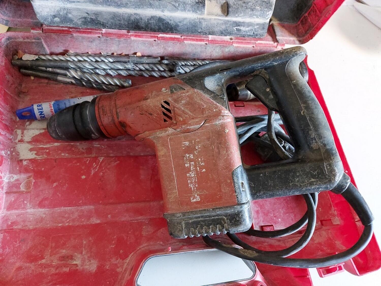 Lot Hilti rotary hammers and breakers