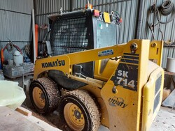 Komatsu SK714 Skid steer loader - Lote 13 (Subasta 5611)