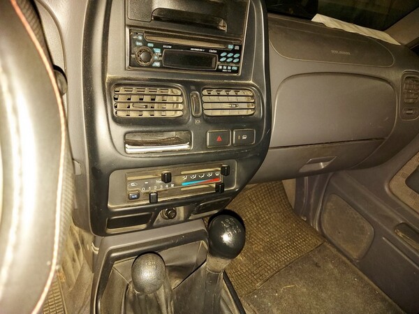 4#5611 Autocarro Nissan King Cab in vendita - foto 7