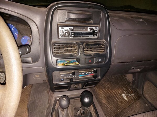 5#5611 Autocarro Nissan King Cab in vendita - foto 6