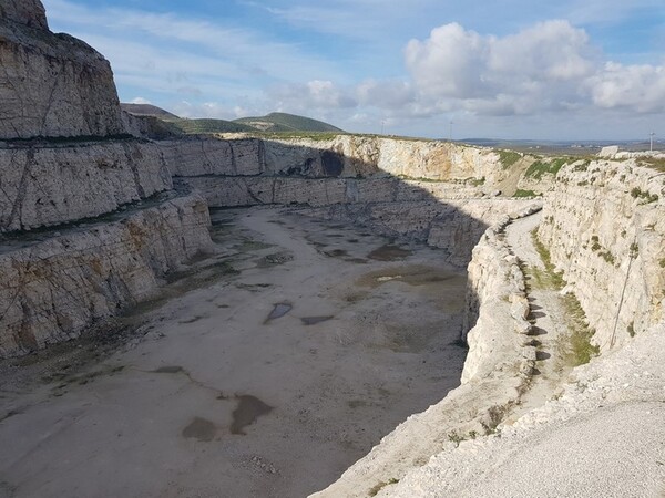 1#5612 Cumuli di pietre frantumate e blocchi di pietre in vendita - foto 1
