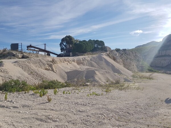 1#5612 Cumuli di pietre frantumate e blocchi di pietre in vendita - foto 3