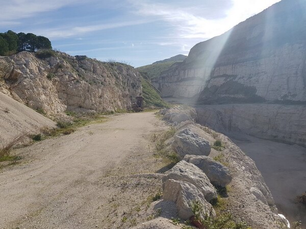 1#5612 Cumuli di pietre frantumate e blocchi di pietre in vendita - foto 8
