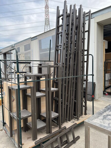 1#5632 Scaffalature e armadietti in vendita - foto 1