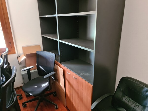 4#5634 Prodotti finiti e arredi ufficio in vendita - foto 13