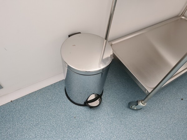 4#5634 Prodotti finiti e arredi ufficio in vendita - foto 46