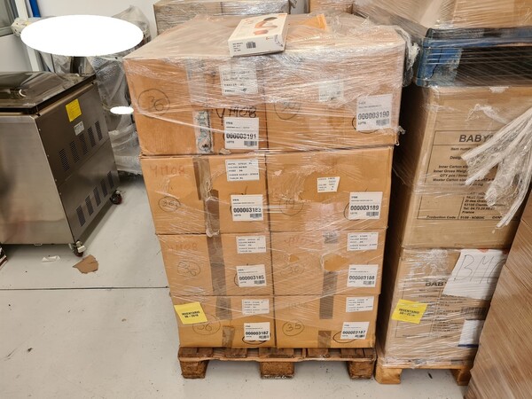 4#5634 Prodotti finiti e arredi ufficio in vendita - foto 64