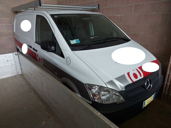 17#5641 Autocarro Mercedes Benz Vito in vendita - foto 1