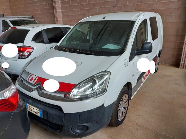 19#5641 Autovettura Citroen Berlingo in vendita - foto 2
