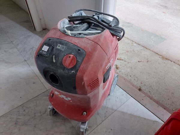 23#5641 Box zincato Rizzotto ed attrezzature Hilti in vendita - foto 3