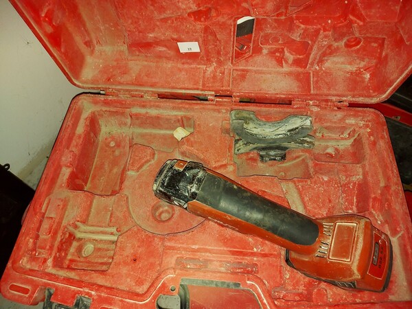 23#5641 Box zincato Rizzotto ed attrezzature Hilti in vendita - foto 12