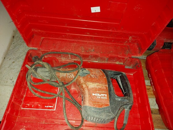 23#5641 Box zincato Rizzotto ed attrezzature Hilti in vendita - foto 13