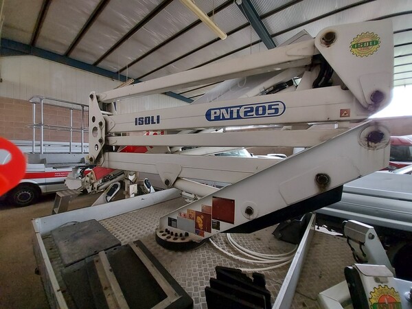 4#5641 Nissan Cabstar con piattaforma aerea Isoli in vendita - foto 13
