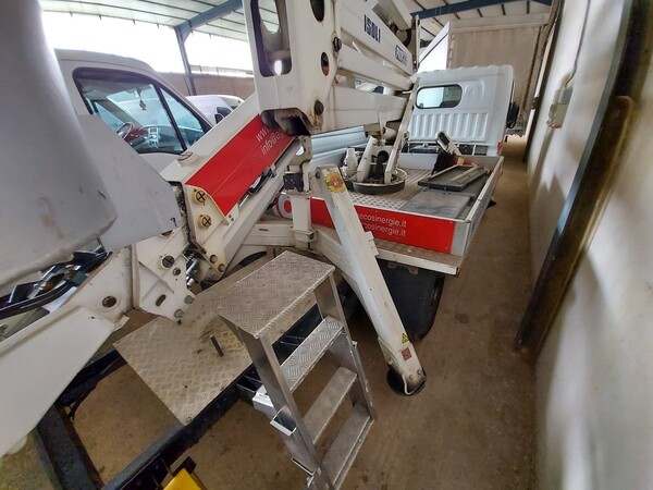 4#5641 Nissan Cabstar con piattaforma aerea Isoli in vendita - foto 14