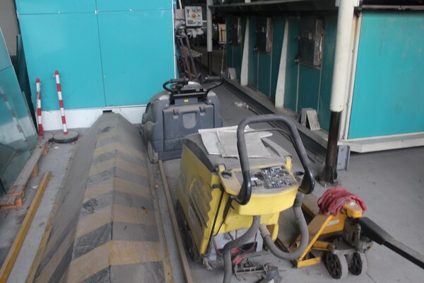 23#5644 Lavapavimenti Karcher e spazzolatrice Silver in vendita - foto 10