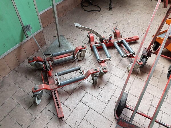 6#5645 Attrezzature autofficina in vendita - foto 1