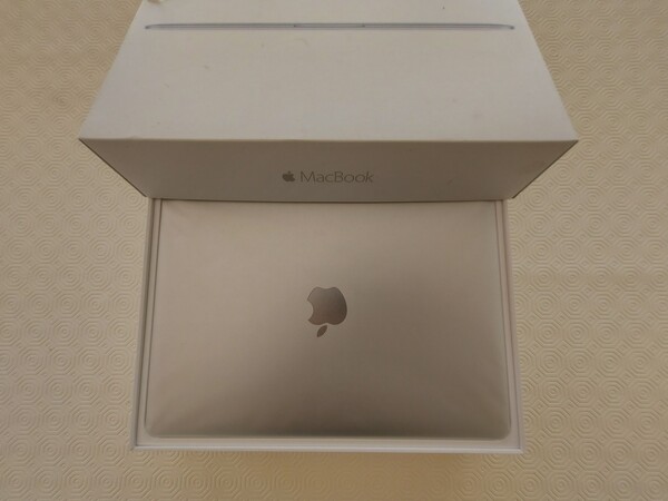 7#5660 Mac Book e tastiera Apple Wireless in vendita - foto 2