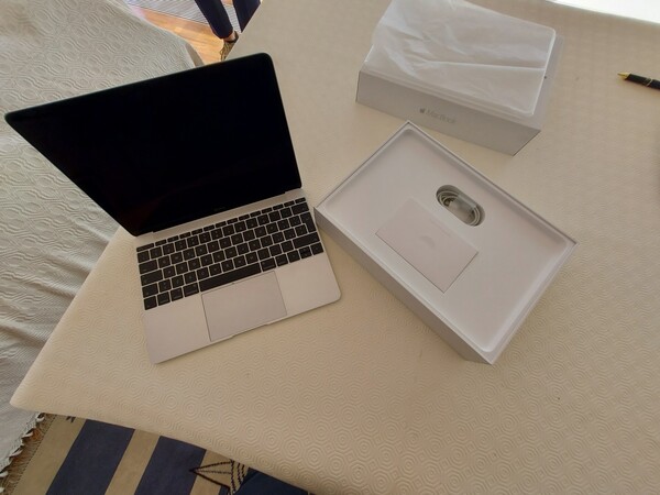 7#5660 Mac Book e tastiera Apple Wireless in vendita - foto 3