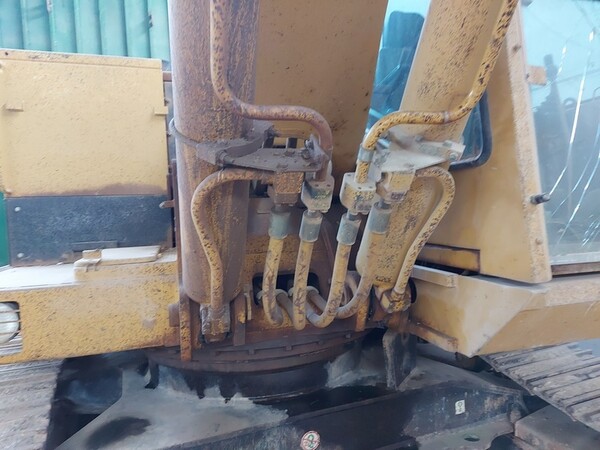 12#5665 Escavatore cingolato Caterpillar e martello demolitore Krupp in vendita - foto 8