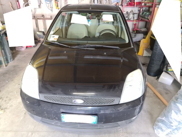 3#5668 Autovettura Ford Fiesta in vendita - foto 2