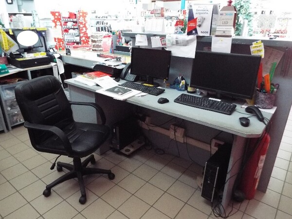 11#5672 Attrezzature elettroniche e arredi ufficio in vendita - foto 4