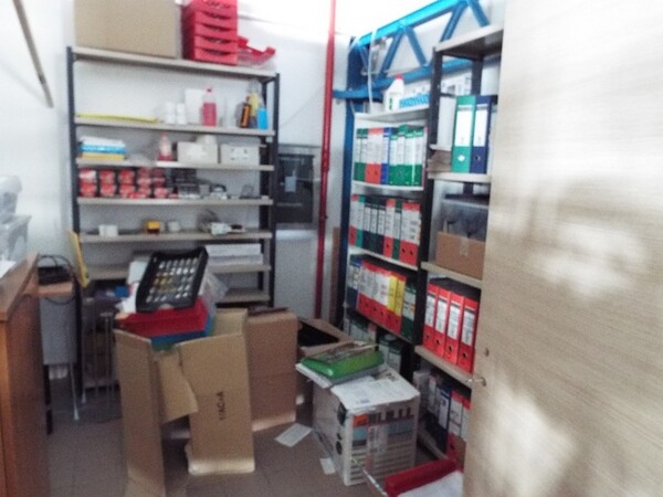 11#5672 Attrezzature elettroniche e arredi ufficio in vendita - foto 24