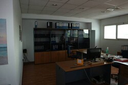 Iveco truck with crane and office furniture - Lot 0 (Auction 5694)