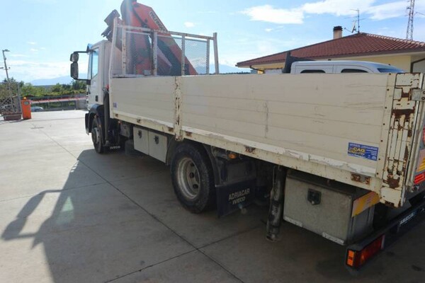 20#5694 Autocarro Iveco con Gru in vendita - foto 4