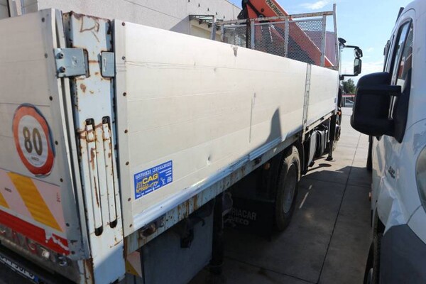 20#5694 Autocarro Iveco con Gru in vendita - foto 5