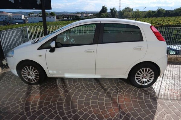 22#5694 Autovettura Punto in vendita - foto 1
