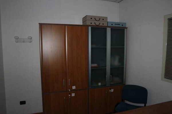 3#5694 Arredo e attrezzature da ufficio in vendita - foto 5