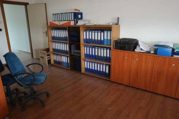 5#5694 Arredo e attrezzature da ufficio in vendita - foto 19
