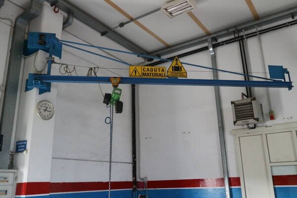 8#5694 Smerigliatrice Excell e paranco in vendita - foto 5