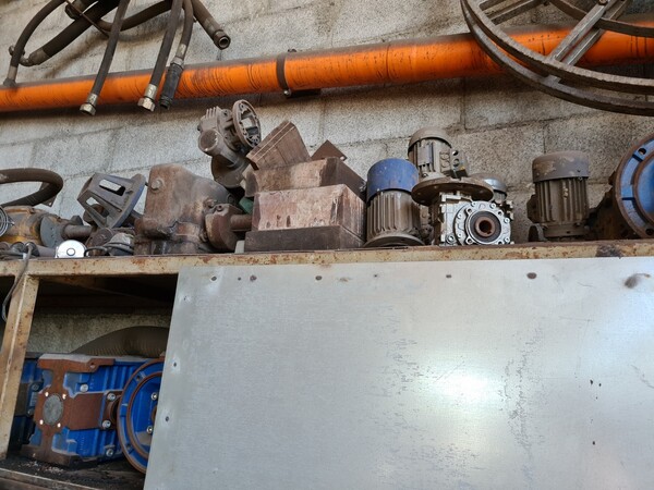 1#5695 Attrezzature e arredi officina in vendita - foto 47