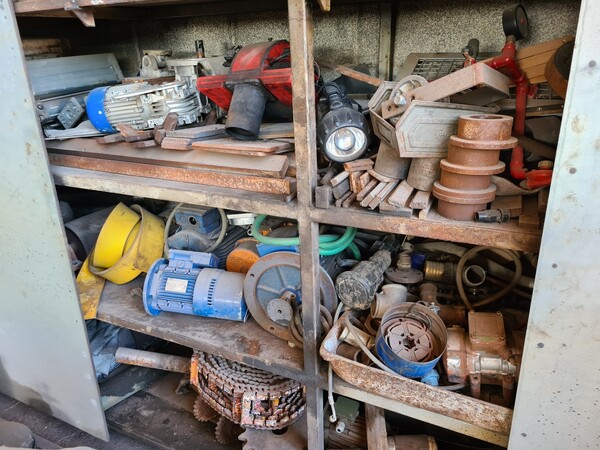 1#5695 Attrezzature e arredi officina in vendita - foto 48