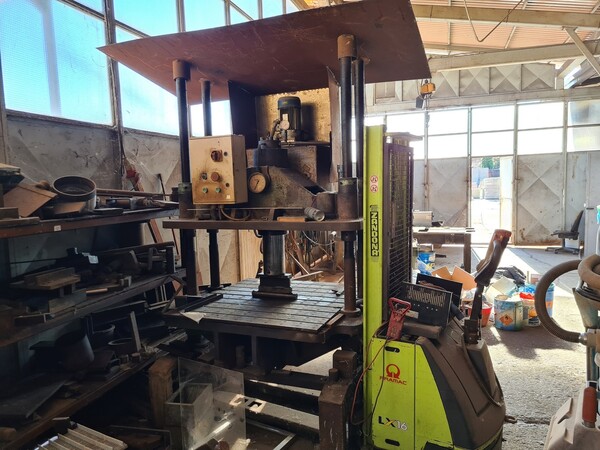 1#5695 Attrezzature e arredi officina in vendita - foto 61