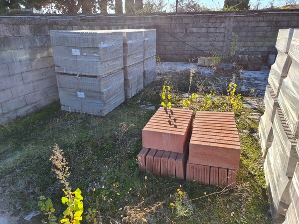 14#5695 Materie prime e prodotti finiti in vendita - foto 8