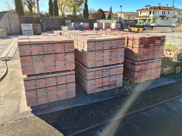 14#5695 Materie prime e prodotti finiti in vendita - foto 12