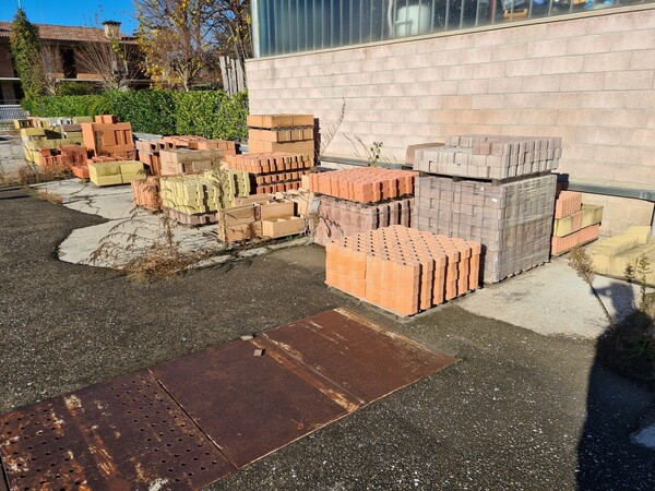 14#5695 Materie prime e prodotti finiti in vendita - foto 13