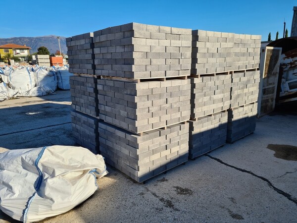 14#5695 Materie prime e prodotti finiti in vendita - foto 16
