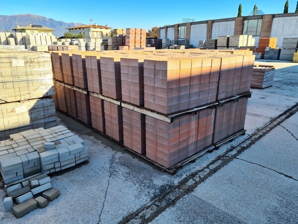 14#5695 Materie prime e prodotti finiti in vendita - foto 27