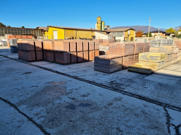 14#5695 Materie prime e prodotti finiti in vendita - foto 28