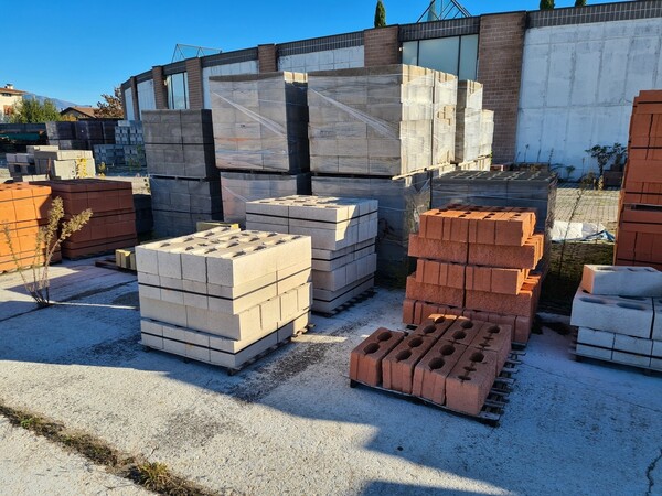 14#5695 Materie prime e prodotti finiti in vendita - foto 31