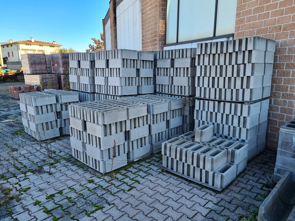 14#5695 Materie prime e prodotti finiti in vendita - foto 39