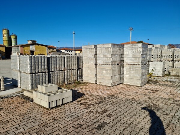 14#5695 Materie prime e prodotti finiti in vendita - foto 40