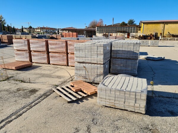 14#5695 Materie prime e prodotti finiti in vendita - foto 41