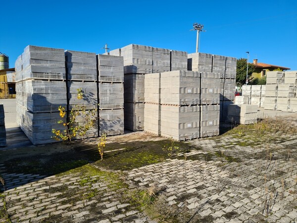 14#5695 Materie prime e prodotti finiti in vendita - foto 44