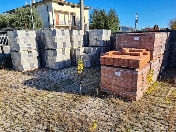 14#5695 Materie prime e prodotti finiti in vendita - foto 45