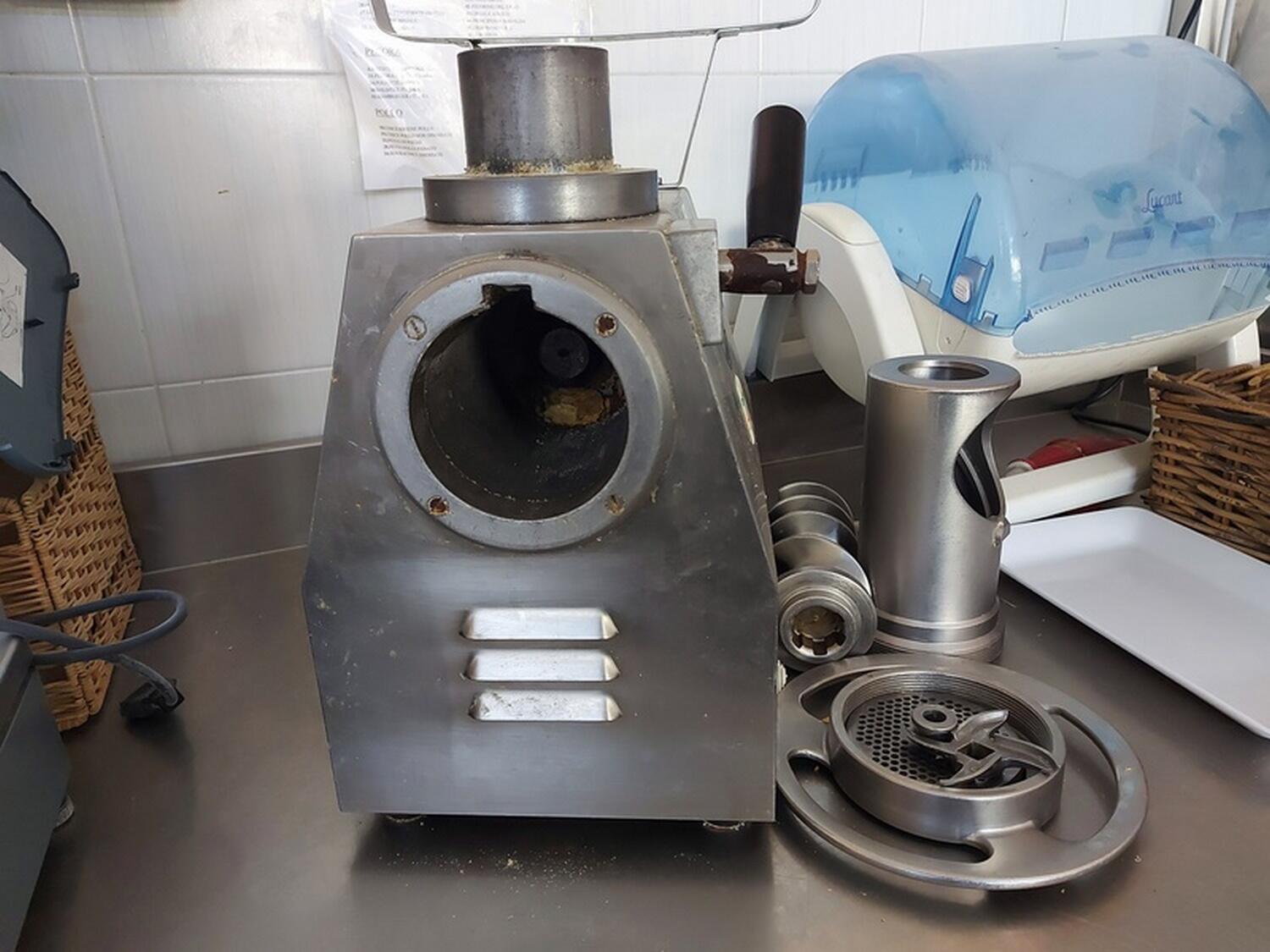 Lot Butchery equipment