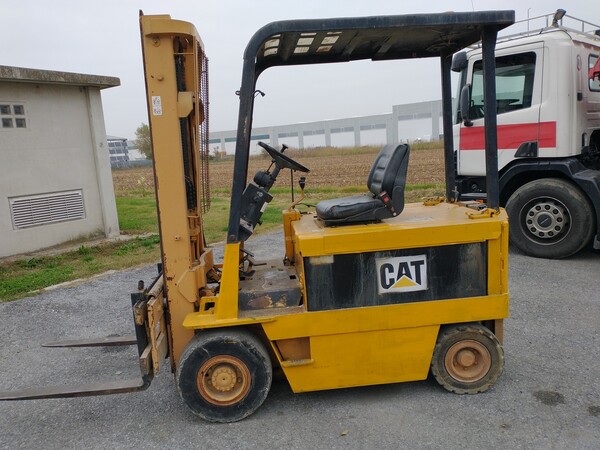 5#5701 Muletto elettrico Caterpillar FC50 in vendita - foto 4